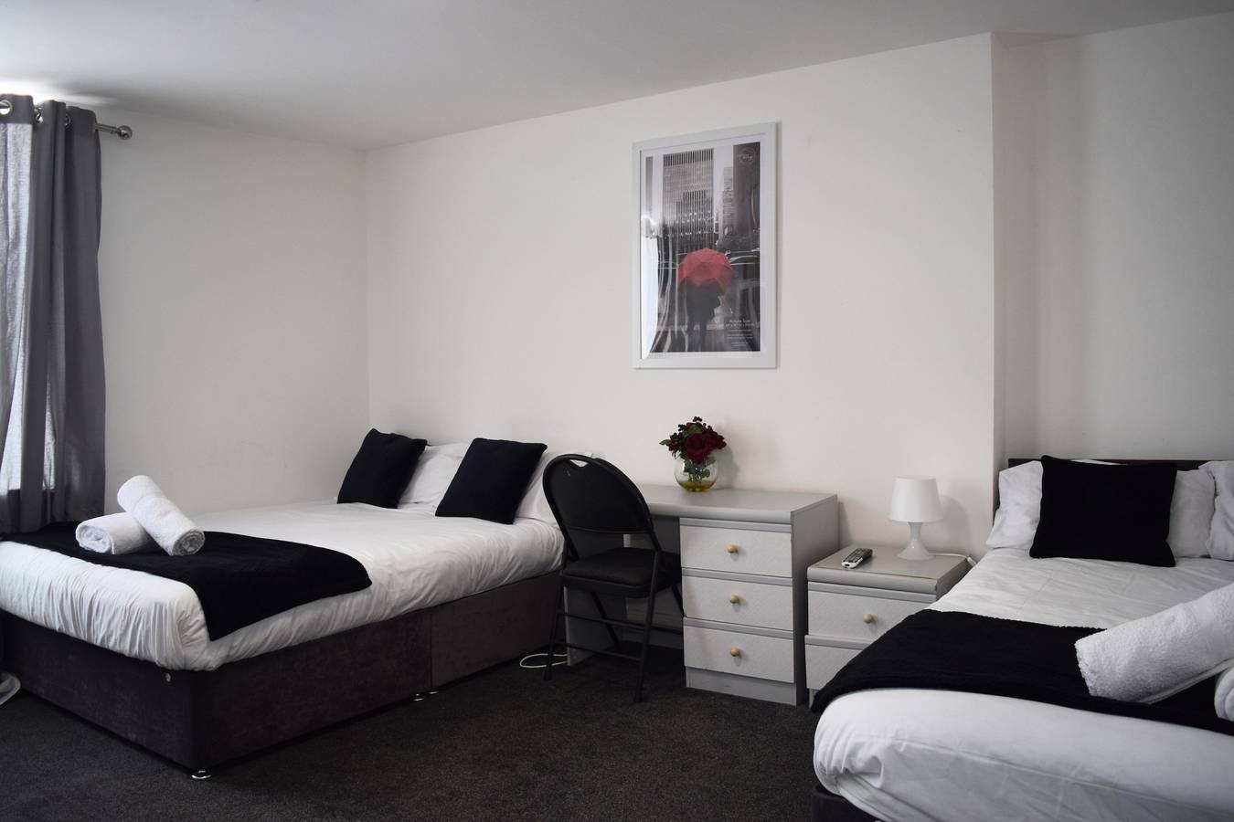 Entire holiday apartment, 2 Bed Apartment Sleeps 6 - Pets Welcome in Derbyshire