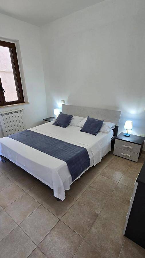 Gîte pour 4 personnes, avec vue ainsi que terrasse et jardin, animaux acceptés à Zambrone - 3