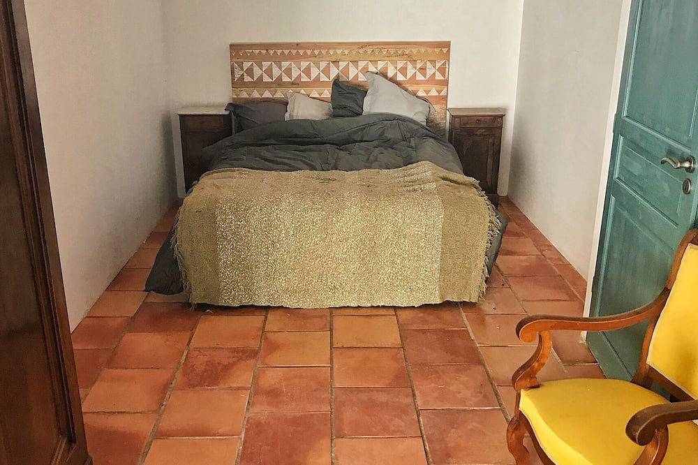 Mazet en pierre avec piscine chauffée à 15 minutes d'Uzes in Lussan, Région de Nîmes