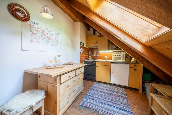 Ganze Wohnung, Chasa Rosa 3: 3.5-Zimmerwohnung im idyllischen und sonnenverwöhnten Bergdorf Vnà in Vnà, Valsot