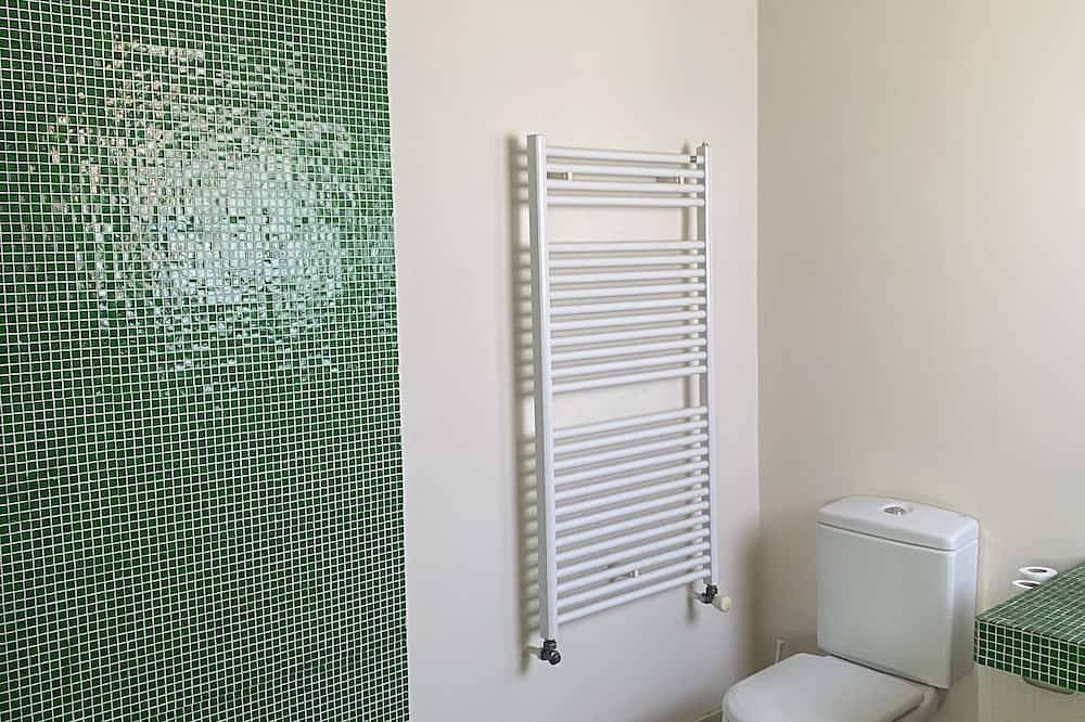 House with garden and pool 5 minutes from Girona in Girona, Gironès
