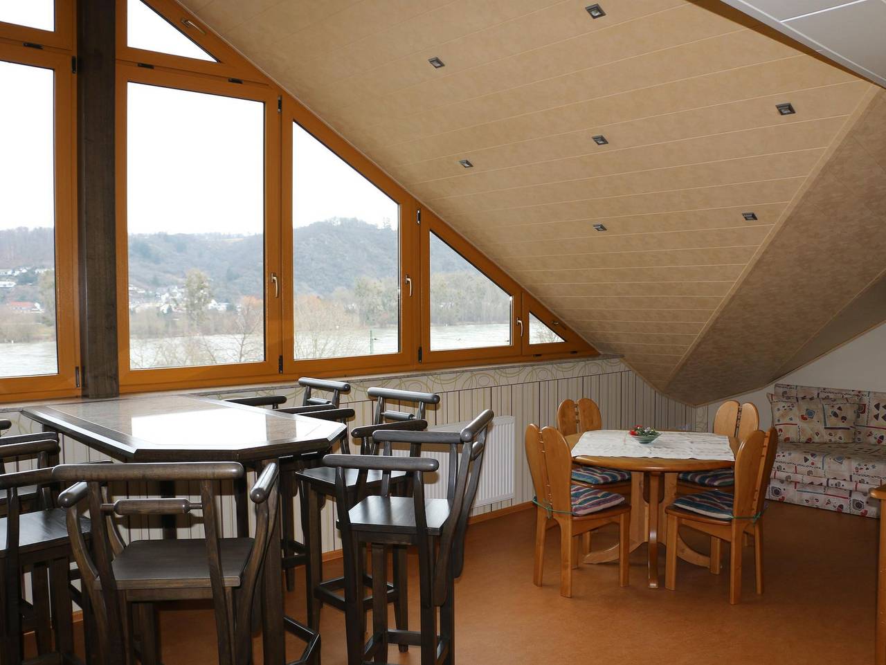 Ganze Ferienwohnung, Ferienwohnung Rhens am Rhein - Ferienwohnung mit Rheinblick in Rhens, Landkreis Mayen-Koblenz
