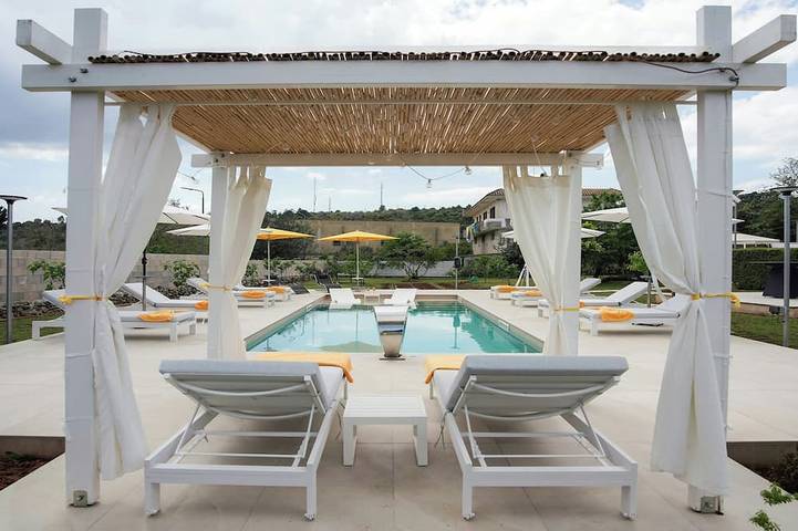 Maison de vacances pour 11 personnes, avec piscine et jardin à Specchia