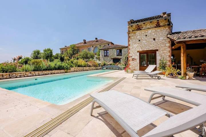 Location de vacances pour 14 personnes, avec piscine ainsi que vue et jardin à Le Verdier - 4