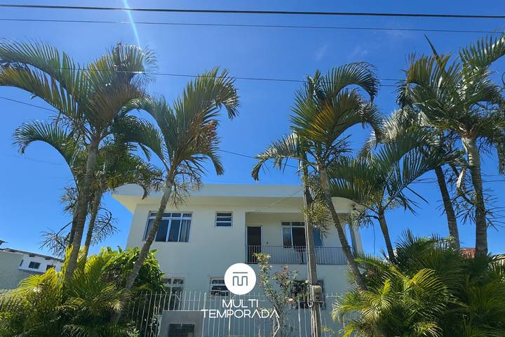 Casas e apartamentos de temporada para 6 pessoas, com jardim na Praia Daniela