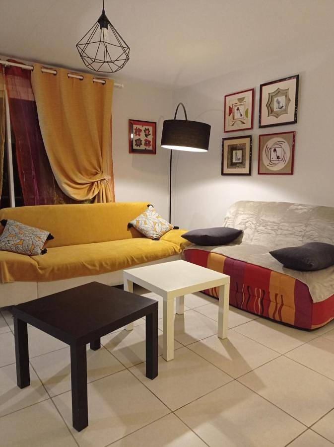 Location de vacances pour 4 personnes, avec jardin et terrasse à Naintré