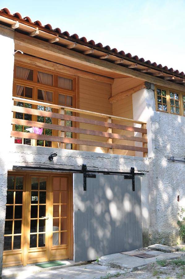 Location de vacances pour 4 personnes, avec vue ainsi que piscine et terrasse à Lempaut - 2