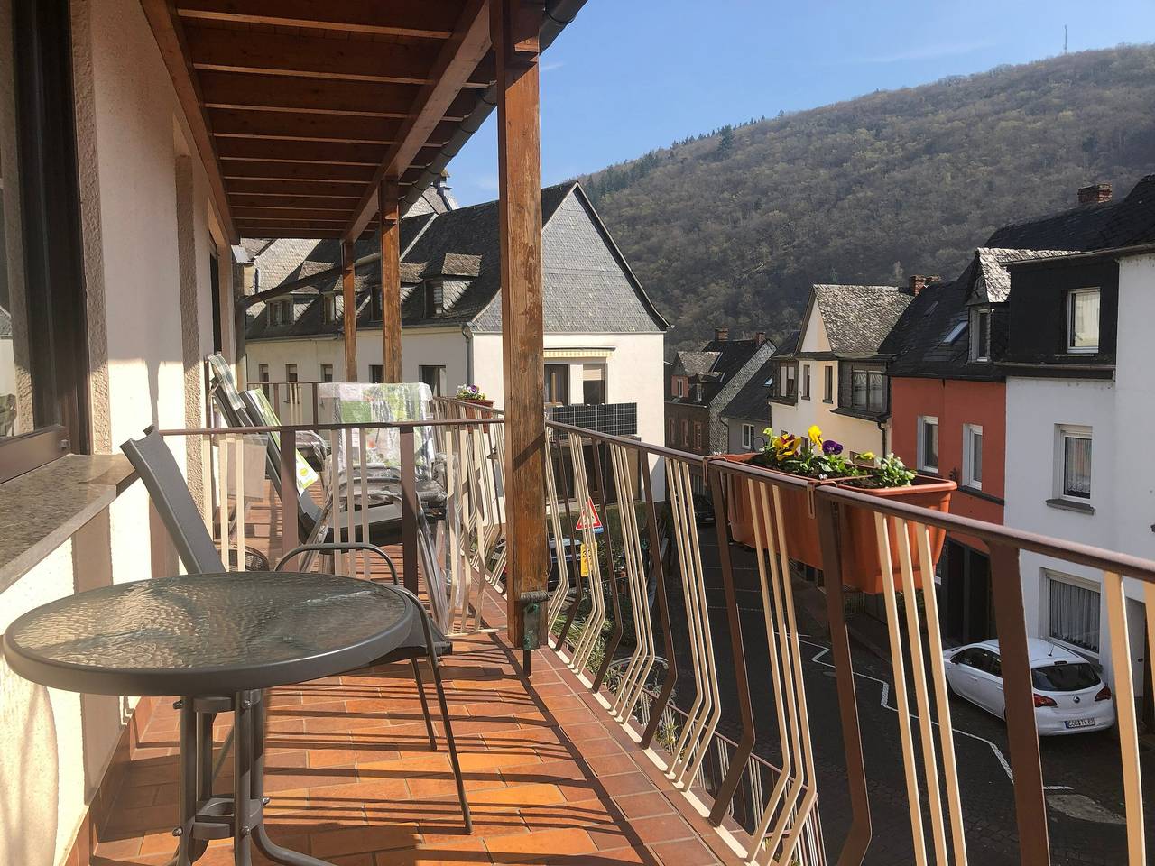 Zimmer 2, 1Og Moselblick Eva mit Gemeinschaftsküche, gemeinsamen Garten, Balkon und Wlan in Klotten, Cochem-Zell