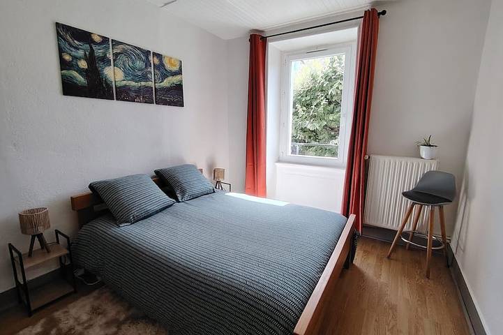 Apartamento entero, Le Triozon – Cozy Two-Bedroom Apartment – Sleeps 2 to 4 – 2 minutes from the train station in Issoire, Parque Natural Regional Livradois-Forez