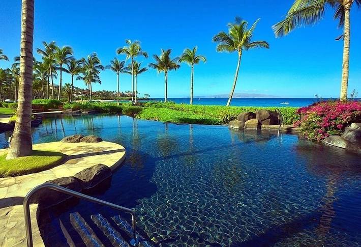 Villa for 6 people, with pool and hot tub as well as balcony on Maui