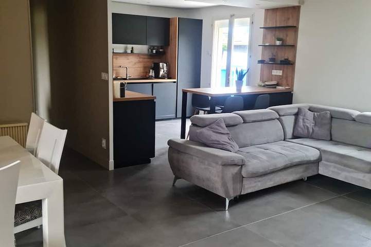 Maison de vacances pour 6 personnes, avec terrasse et jardin à Meyzieu
