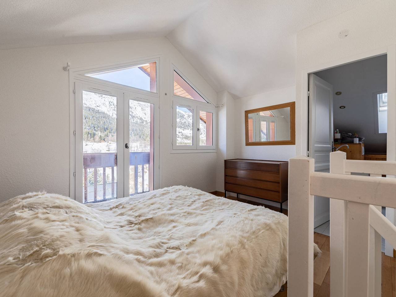 Entire apartment, Cozy duplex in Méribel, near slopes & shops, garage in Méribel, Les Allues