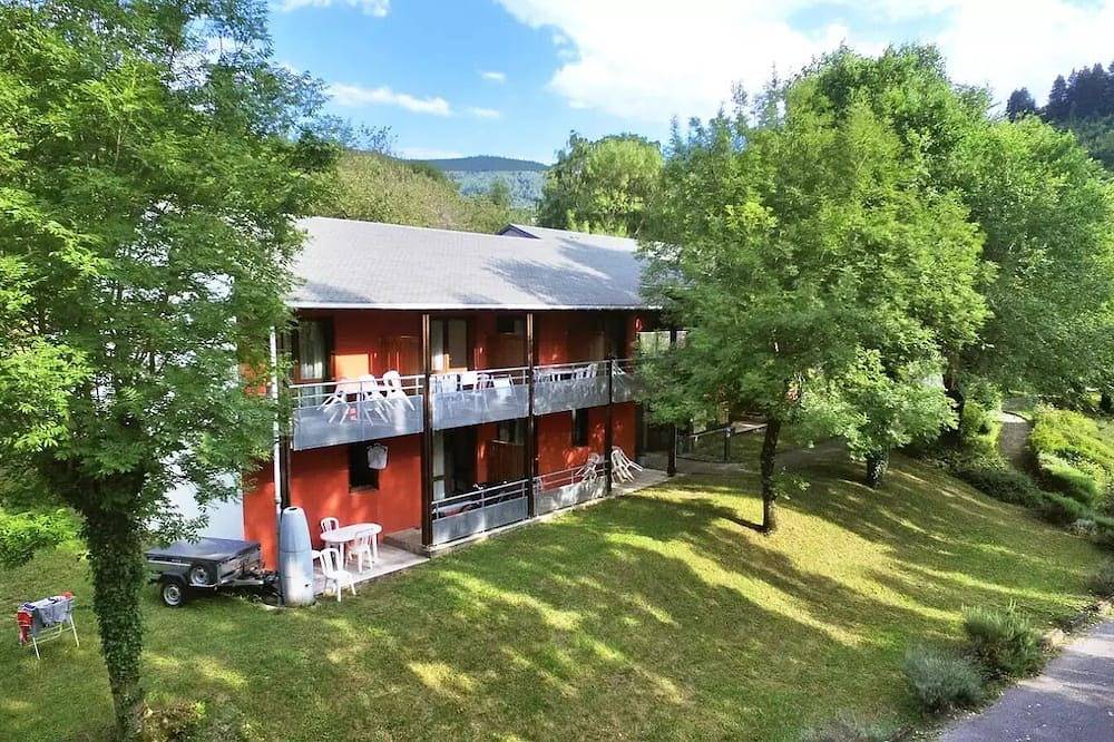 Appartement entier, Appartement 1 pièce 3 personnes in Brusque, Parc naturel régional des Grands Causses