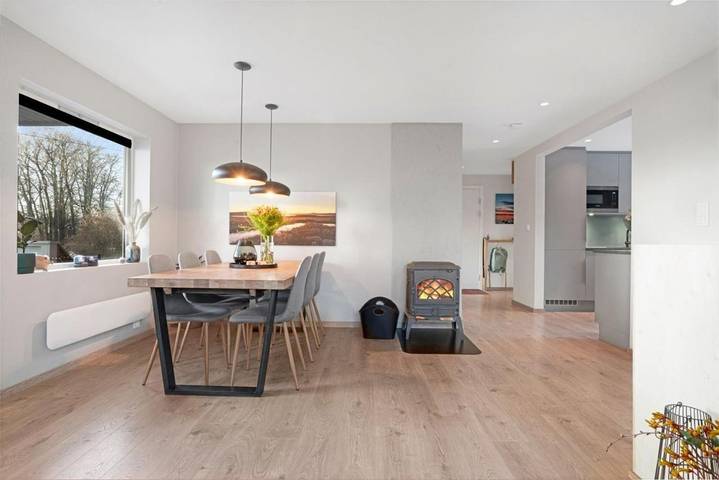 Ferienwohnung für 6 Personen, mit Balkon und Terrasse sowie Garten und Seeblick