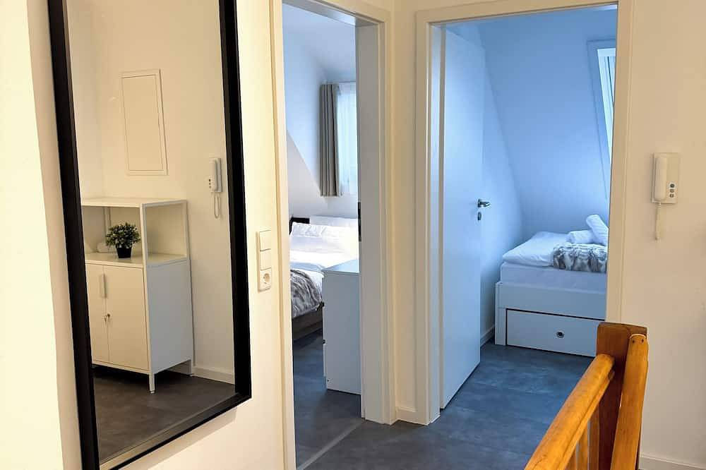 Ferienhaus, Kochinsel, Garten, Parkplatz, 4-8 Personen in Böblingen, Stuttgart Region