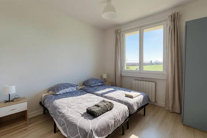 Gîte pour 8 personnes, avec balcon à Jonage - 2