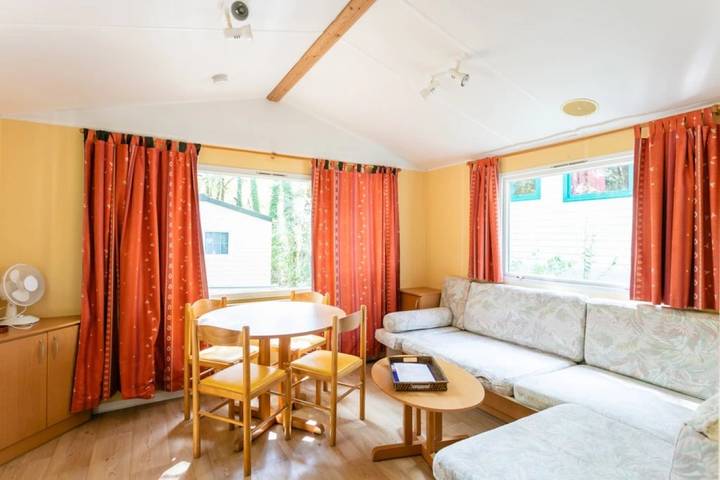 Mobil home pour 6 personnes, avec bassin pour enfant à Chauffour-sur-Vell - 4