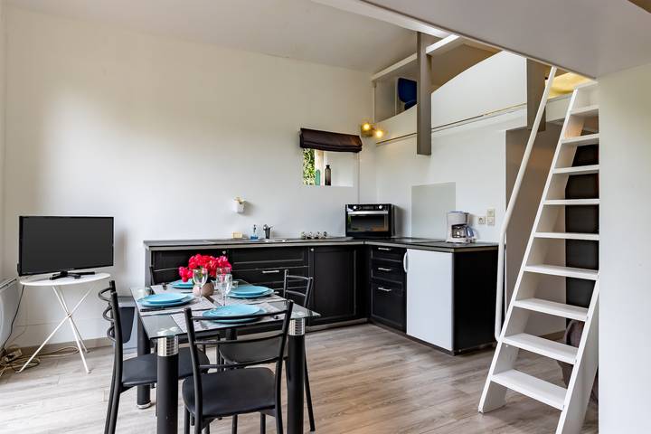 Hel lägenhet, L'Orée des Vignes – Apartment with Terrace and Shared Pool in Saint-Romain-la-Virvée in Saint-Romain-la-Virvée, Libourne region