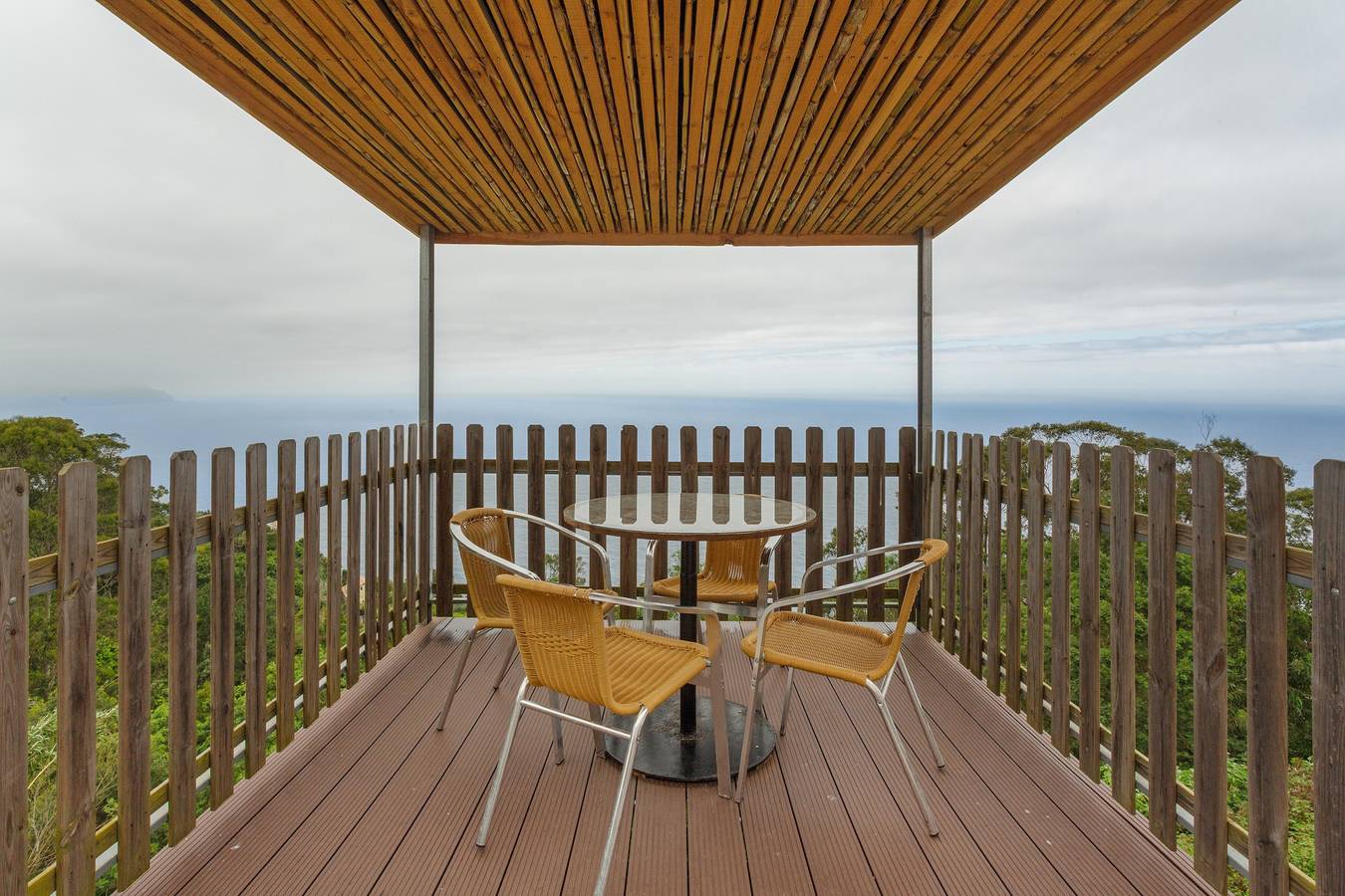 Appartement entier, Appartement Sunset Village B avec vue mer, Wi-Fi et climatisation in São Jorge Ville, Île de Madère