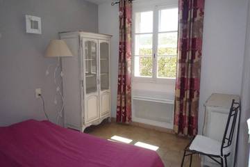 Gîte pour 4 personnes, avec terrasse et piscine à Blauvac