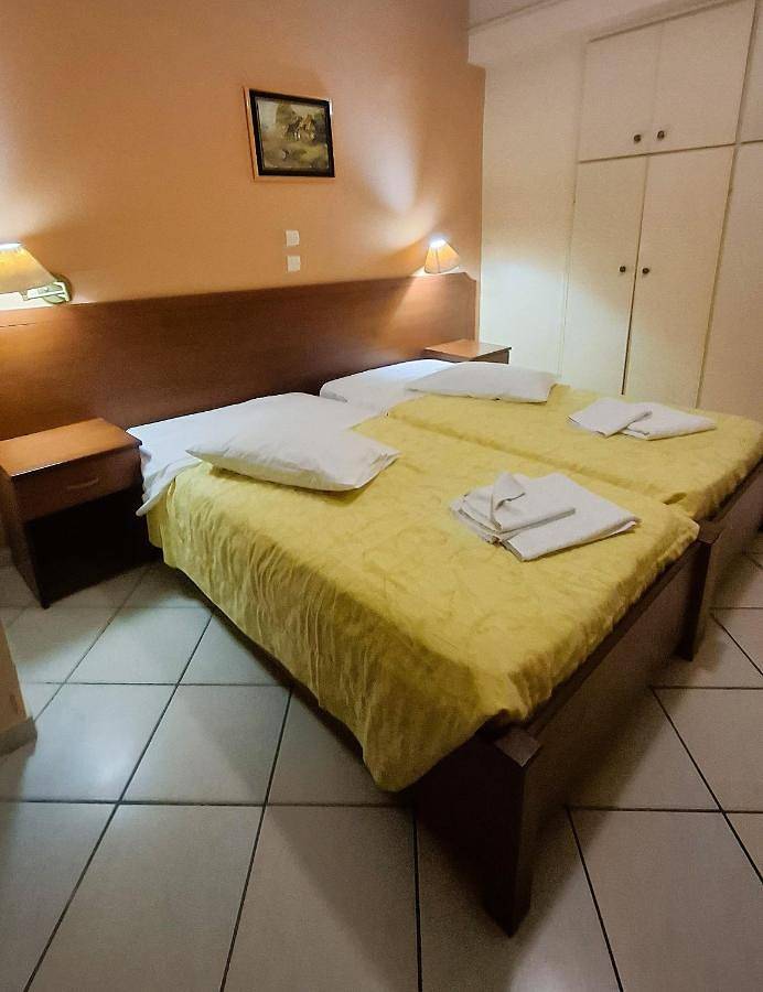 Location de vacances pour 2 personnes, avec terrasse et piscine dans Liapádes - 2