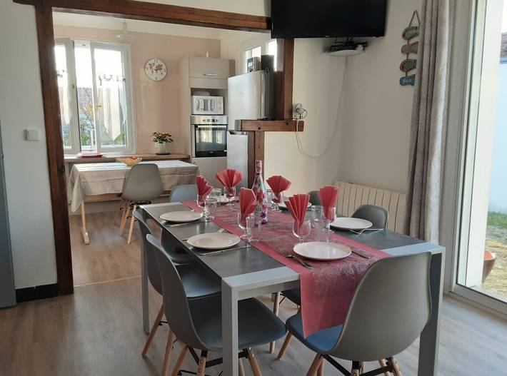 Gîte pour 7 personnes, avec terrasse et jacuzzi