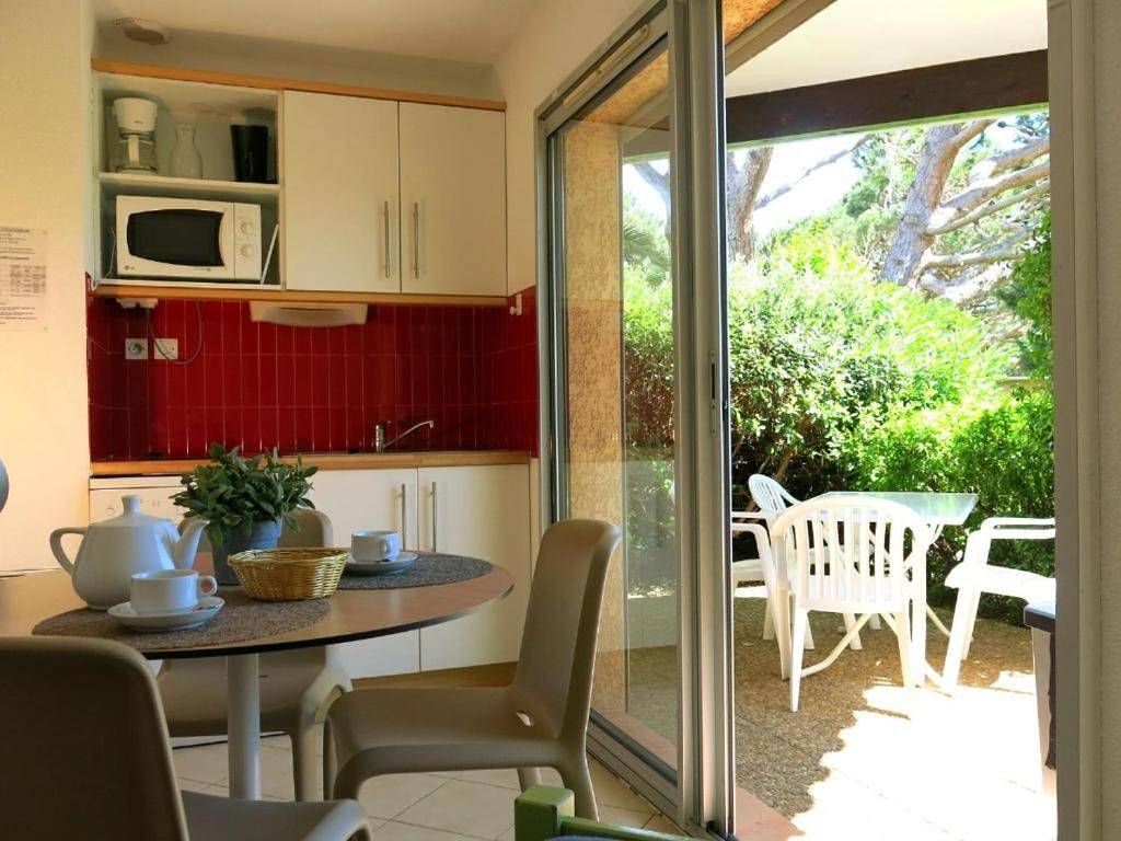 Résidence Agathos (un jardin sur la plage) in Saint-Raphaël, Massif de l'Esterel