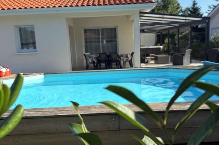 Villa pour 6 personnes, avec jacuzzi ainsi que jardin et terrasse - 1