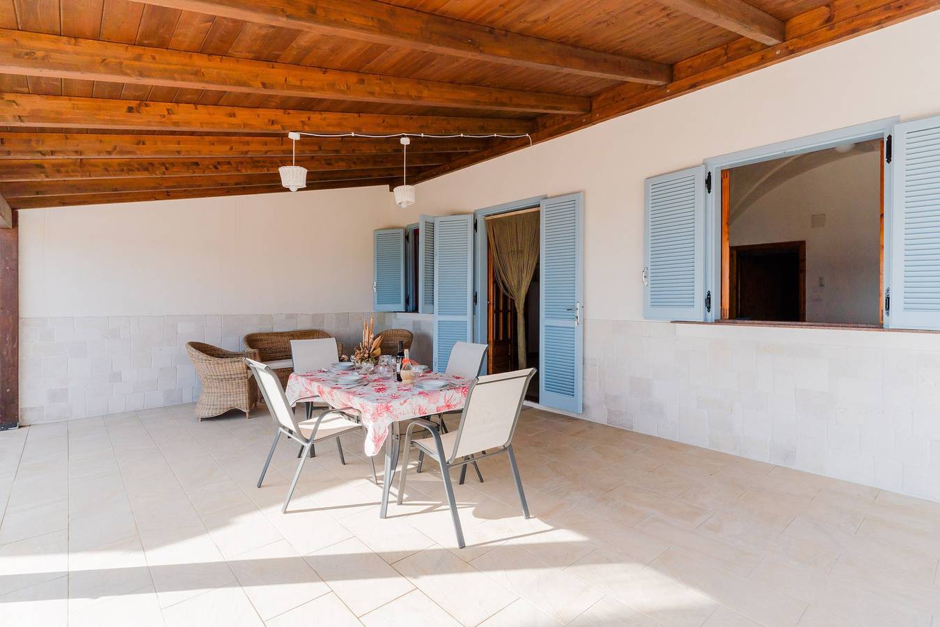 Ganze Wohnung, Villa 'Alma' mit Meerblick, privater Terrasse und Klimaanlage in Posto Rosso, Alliste