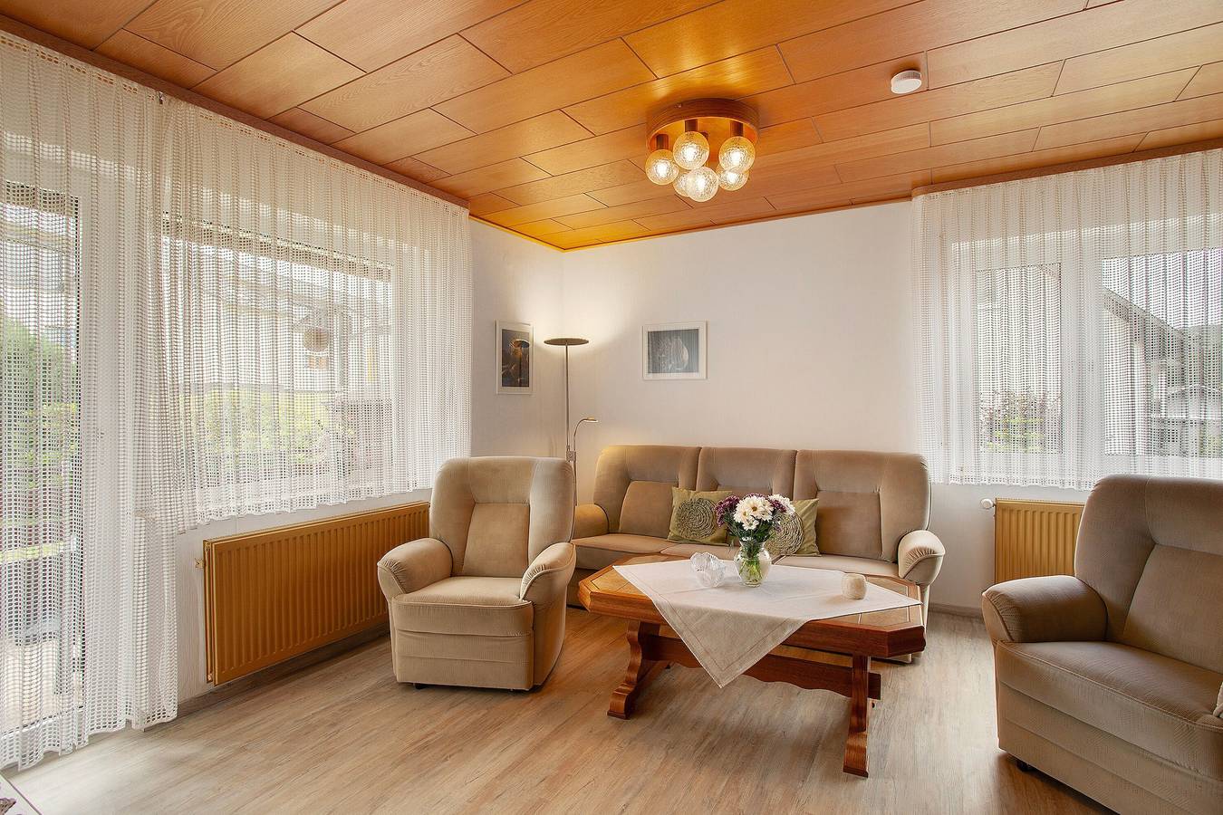 Ganze Wohnung, "Haus zur Laterne" mit Bergblick, Gemeinschaftsgarten und Wlan in Willingen, die Mittelgebirge