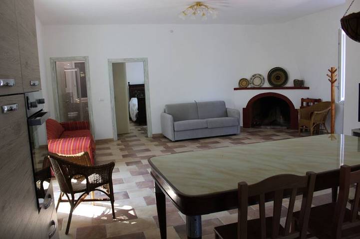 House surrounded by greenery just a few minutes drive from the most beautiful beaches of Alghero in Sassari, Nurra