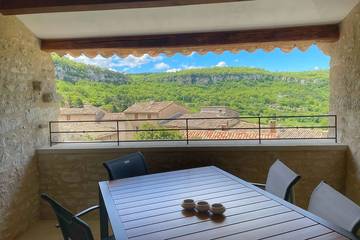 Gîte pour 6 personnes, avec jardin et terrasse à Saignon