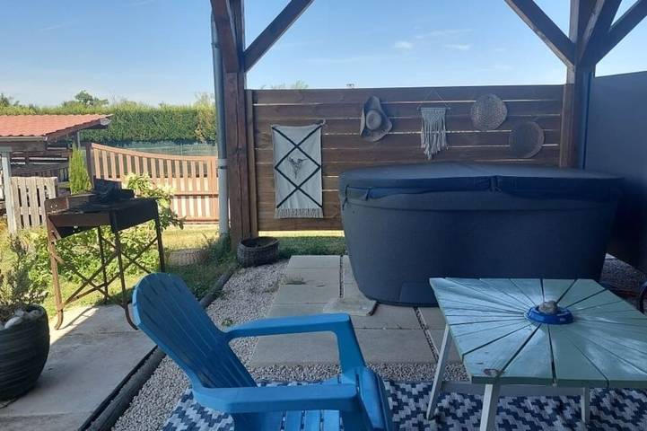 Gîte pour 5 personnes, avec Balcon et Jacuzzi