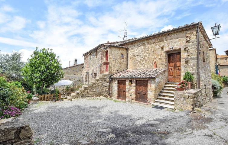 Appartamento intero, Accogliente appartamento di 195mq | TV via cavo, parcheggio | Vicino a Torrente Tresa in Monticchiello, Pienza