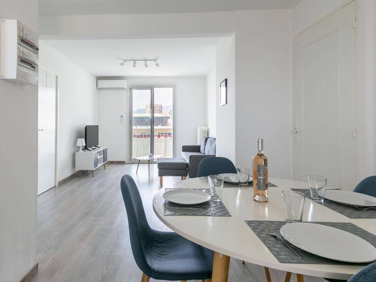 Appartement entier, Apartment in Toulon, Côte méditerranéenne (France)