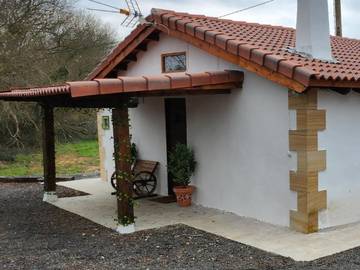 Gîte pour 6 personnes, avec vue ainsi que jardin et terrasse, animaux acceptés à Limpias