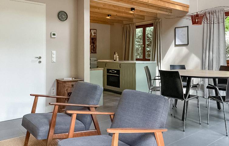 Location de vacances pour 6 personnes, avec terrasse et jardin à Lanaken - 4