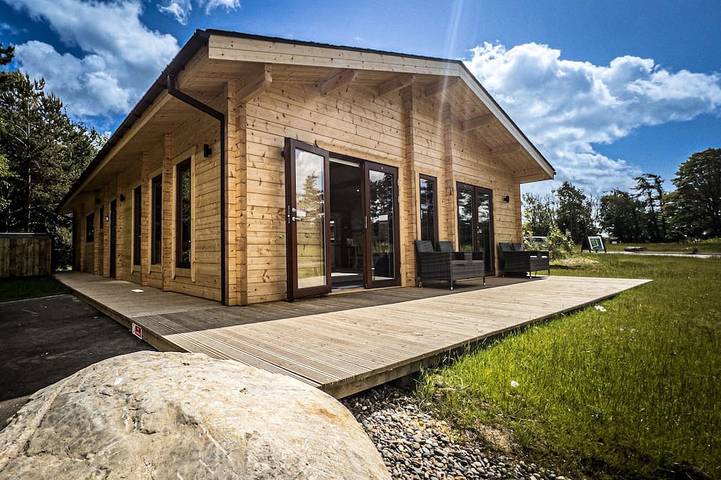 Sundance Lodge - Spacious Lodge - Hot Tub! in Northumberland