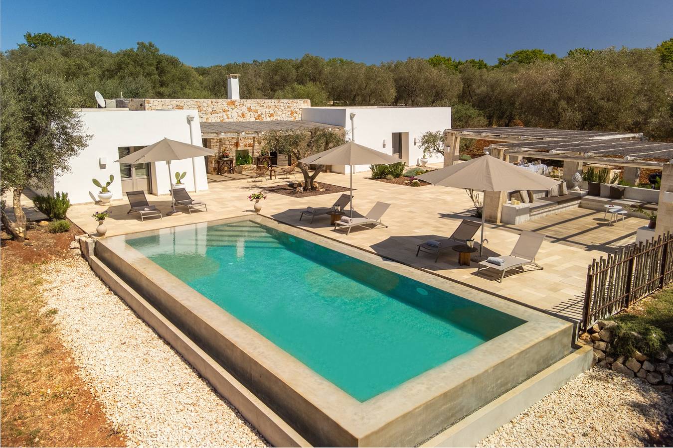 Villa 'Lamia del Bosco con Piscina' con Piscina, Giardino e Wi-Fi in Ostuni, Salento