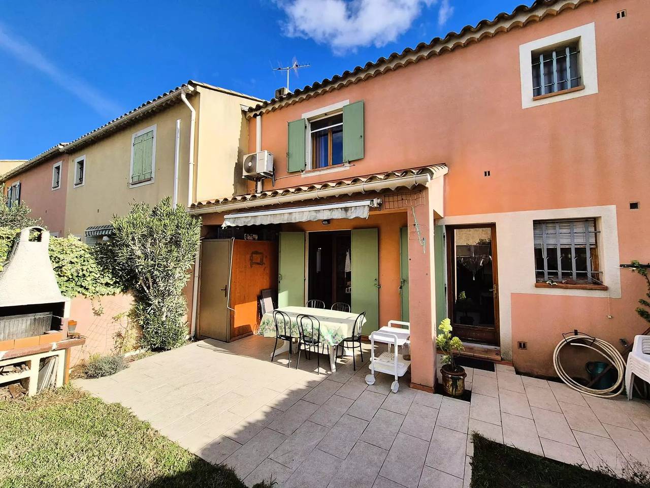 House 2 bedrooms, air conditioning, garden, barbecue, internet in Six-Fours-les-Plages, Toulon region