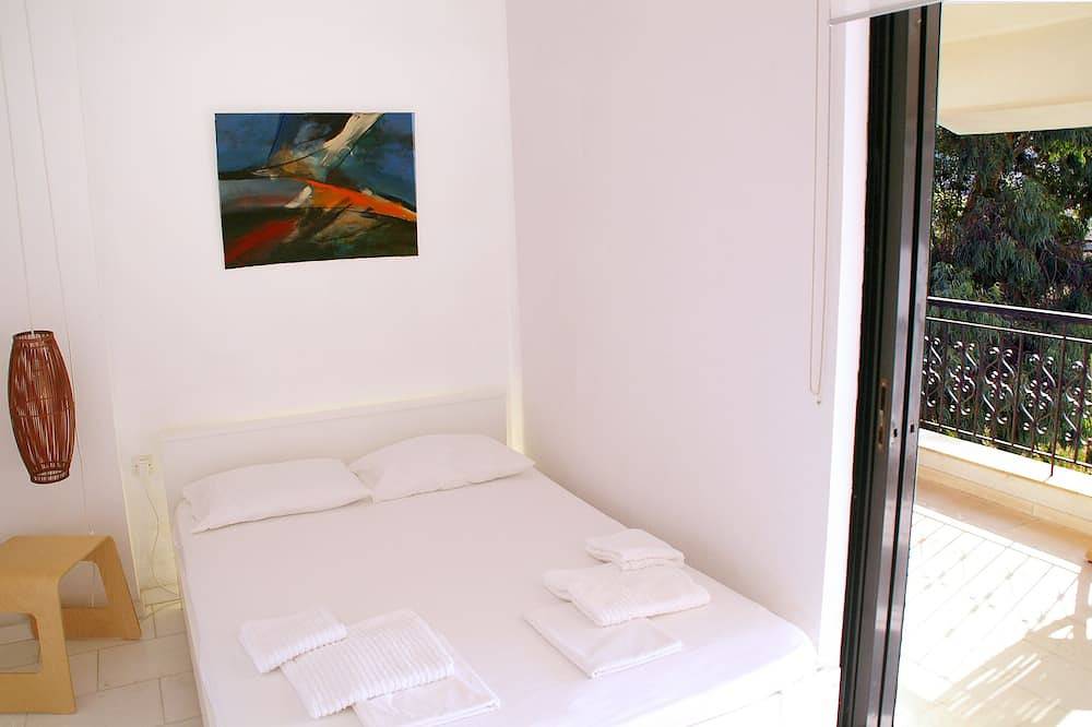 Villa mit Meerblick, sehr große Terrasse, 90 min vom Flughafen Athen, Strandnähe in Euböa