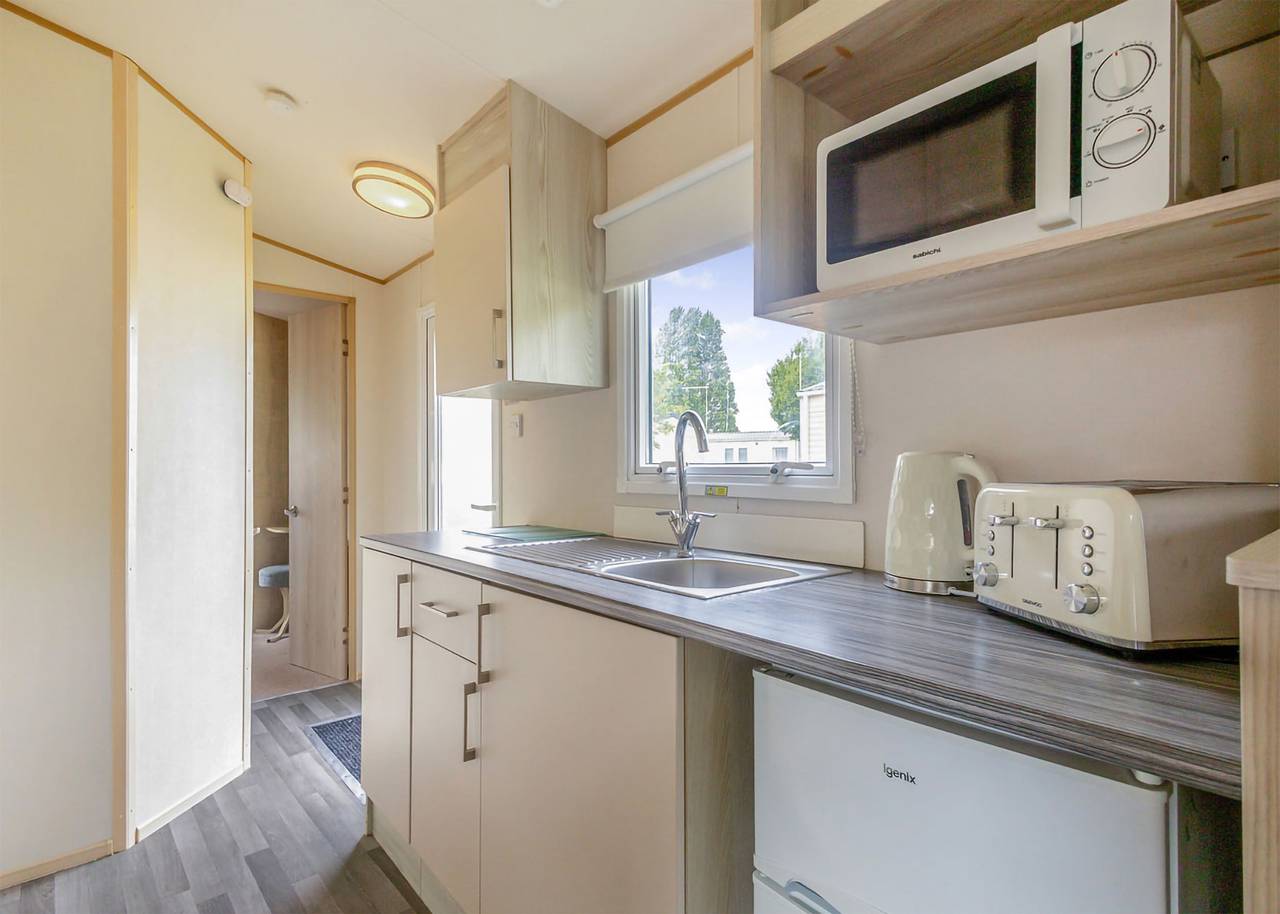 Bronze 2 Bedroom Caravan, Sleeps 4 in Clacton-on-Sea, Essex