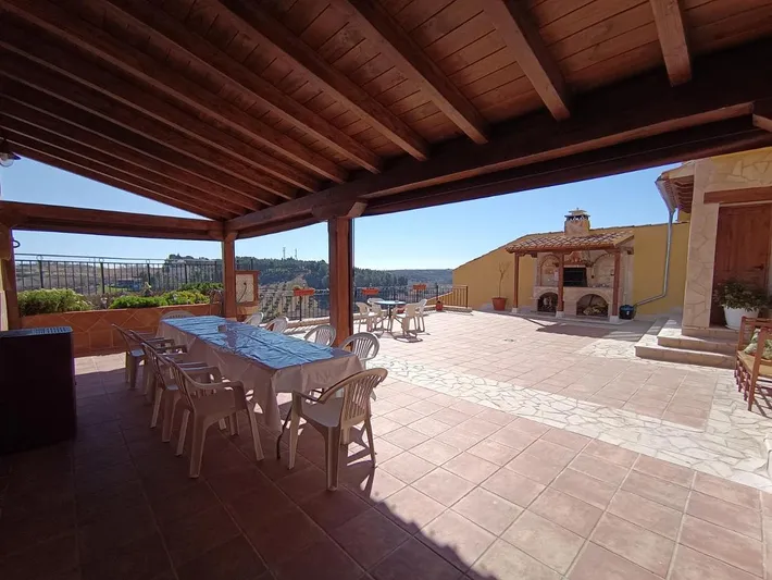 Apartamento de vacaciones para 9 personas, con terraza además de vistas y piscina - 1