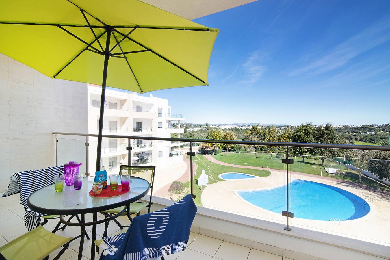 Appartamento intero, Appartamento 'Loft 39' con piscina condivisa, giardino condiviso e Wi-Fi in Albufeira, Distretto di Faro