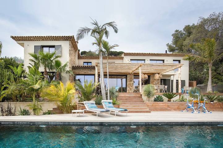 Maison de vacances pour 14 personnes, avec jardin et jacuzzi à Rayol-Canadel-sur-Mer