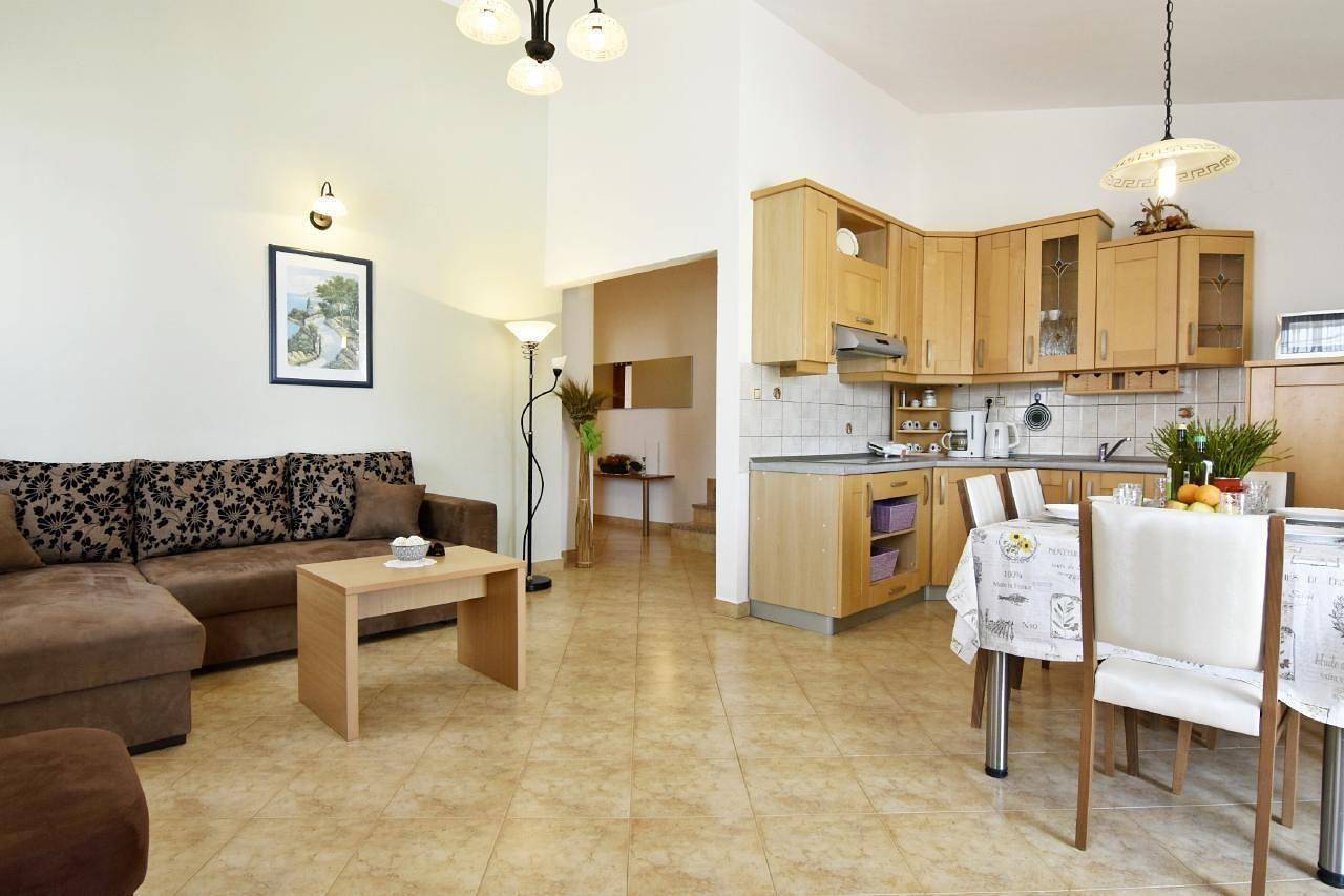 Ganze Ferienwohnung, Komfortable Ferienwohnung Noemi 3 mit Poolzugang in Novigrad, Tar-Vabriga