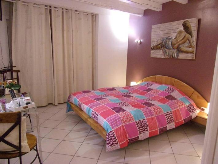 Appartement de vacances pour 3 personnes, avec Terrasse et Jardin ainsi que Piscine et Vue