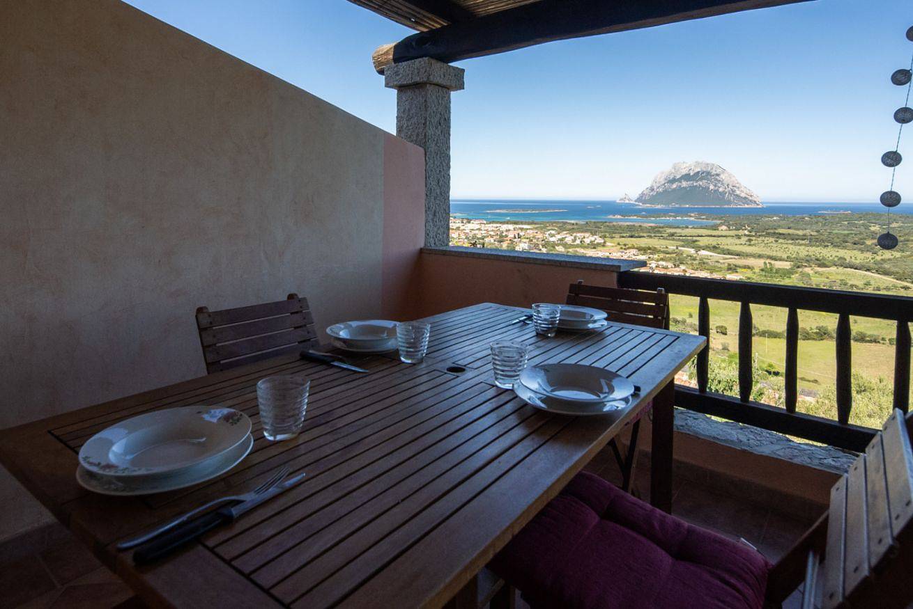 Ganze Wohnung, Rdv - Blauer Trilo mit schöner Aussicht und pool in Porto San Paolo, Loiri Porto San Paolo