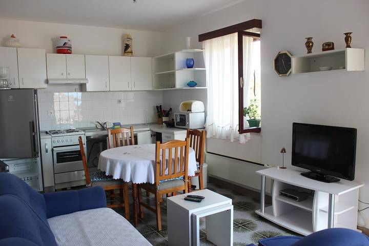 Ferieleilighet for 3 personer, med balkong / terrasse i Supetar