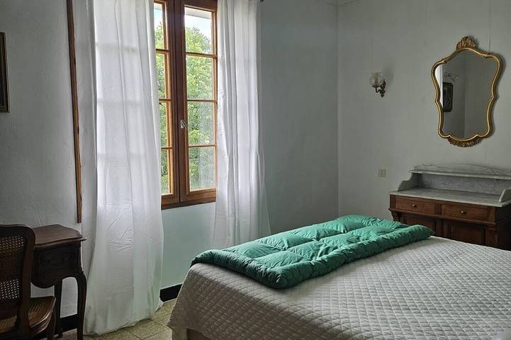 Maison de famille au centre du village avec un jardin privatif in Montbrun-les-Bains, Région de nyons